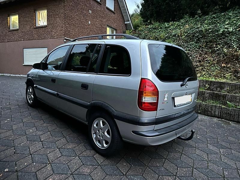 Silber Gebraucht 1999 Opel Zafira Limousine | 2.099 € (Fairer Preis) - Bild 1/4