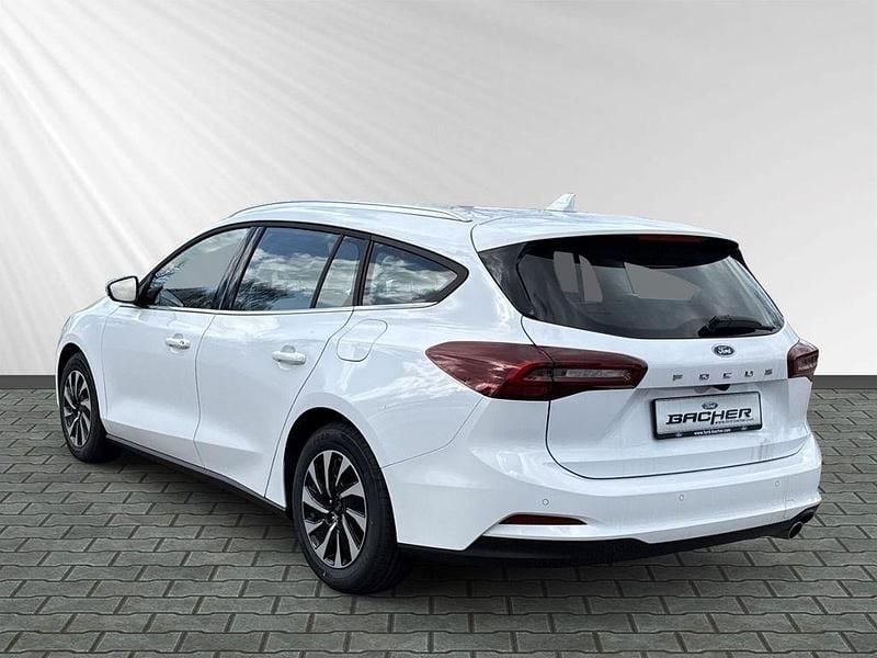 Neu Ford Focus Titanium 116 PS (85 kW) 2026 Weiß Limousine