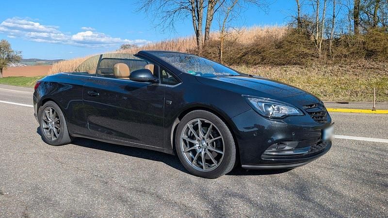 Second-hand Opel Cascada 165 CP (121 kW) 2013 Negru Cabrio