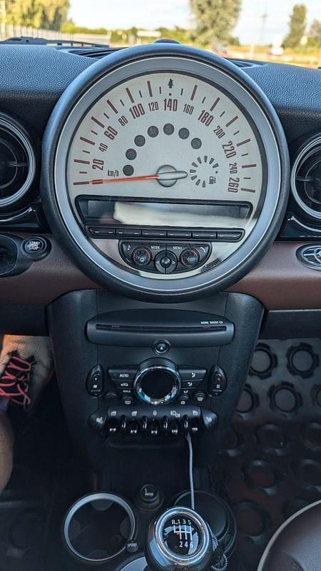 Second-hand Mini Cooper Cabriolet 122 CP (89 kW) 2011 Maro Cabrio