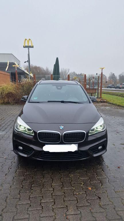 Gebraucht BMW 218 Advantage 150 PS (110 kW) 2017 Braun Van / Kleinbus