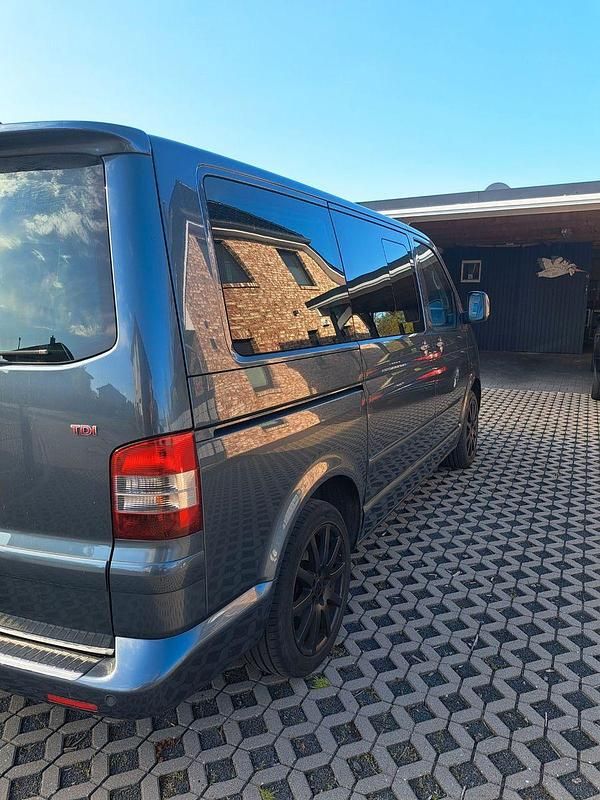 Usado VW Multivan 174 HP (127 kW) 2005 Cinzento Monovolume