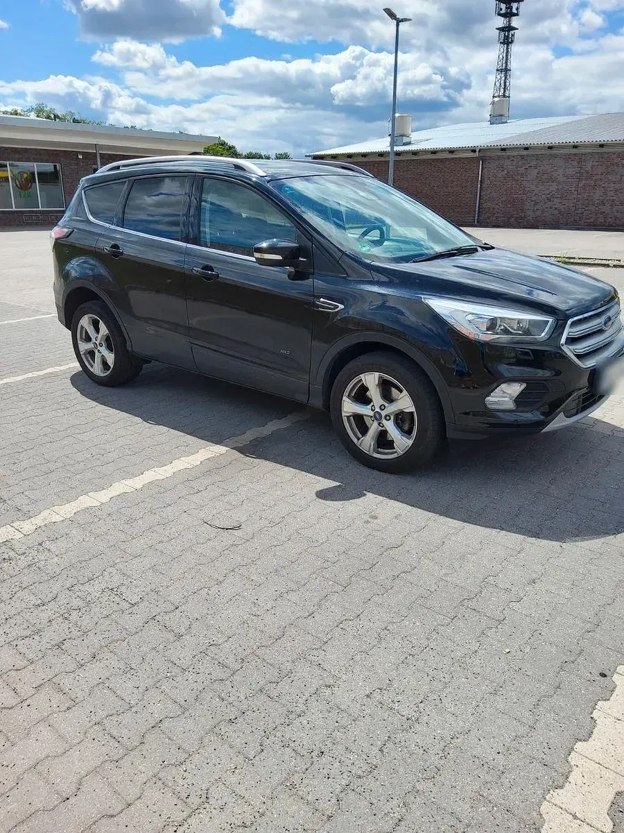 Gebraucht Ford Kuga Titanium 182 PS (133 kW) 2018 Schwarz SUV