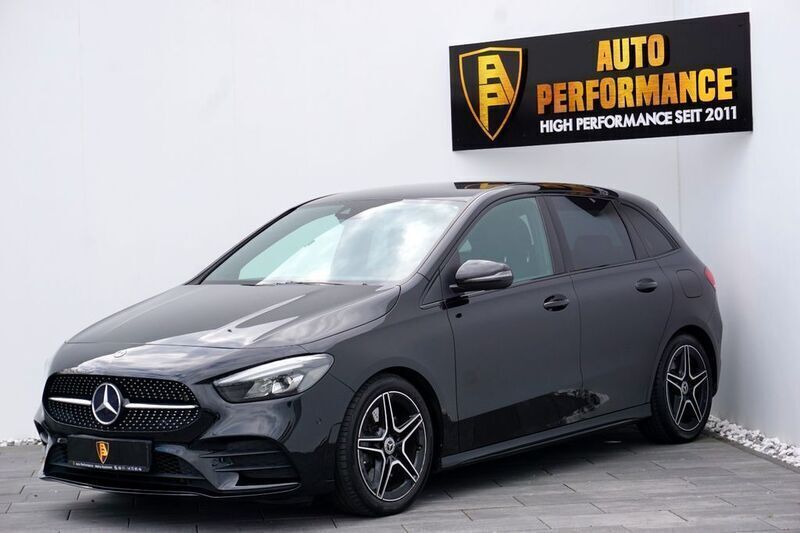 Schwarz Gebraucht 2019 Mercedes B250 AMG line Van / Kleinbus | 25.800 € (Guter Preis) - Bild 1/4