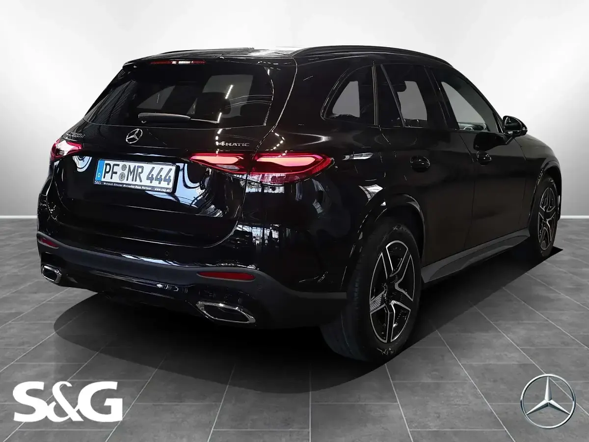 Gebraucht Mercedes GLC220 Night 197 PS (144 kW) 2026 Metalliclack obsidianschwarz met SUV
