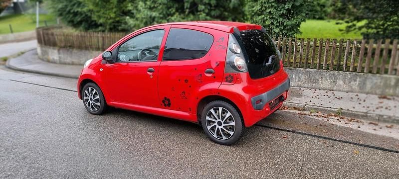 Rot Gebraucht 2007 Citroën C1 Kleinwagen | 1.850 € (Fairer Preis) - Bild 1/4