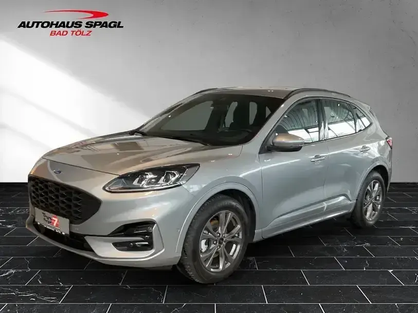 Usado Ford Kuga ST-Line 150 HP (110 kW) 2023 Prateado SUV