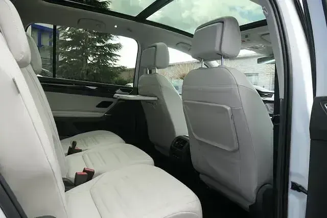 Gebraucht VW Touran Highline 2020 Weiss Van / Kleinbus