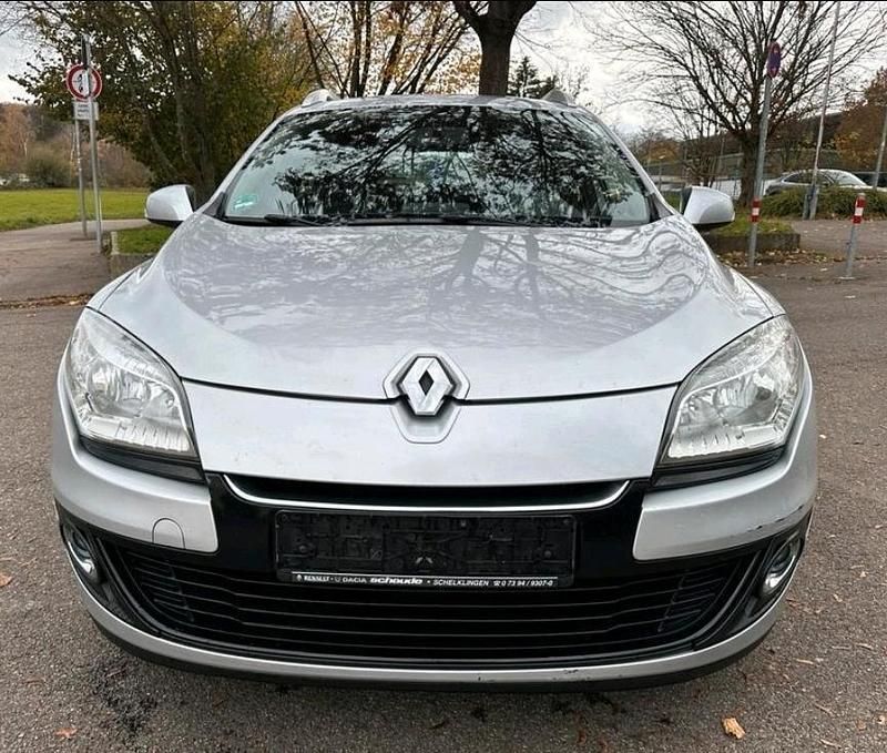 Grau Gebraucht 2012 Renault Mégane GrandTour Kombi | 3.300 € (Fairer Preis) - Bild 1/4