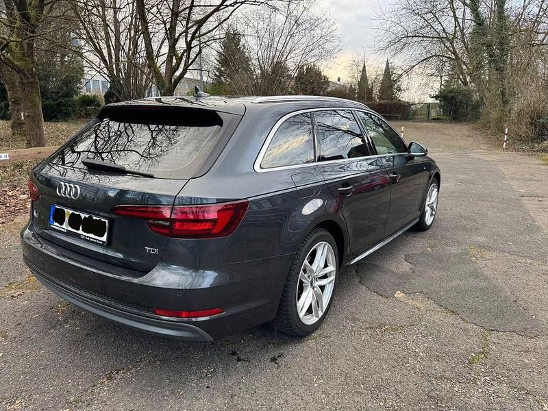 Gebraucht Audi A4 Sport 150 PS (110 kW) 2018 Grau Kombi