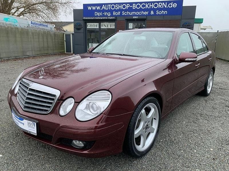 Rot Gebraucht 2009 Mercedes E280 AMG Limousine | 12.990 € (Teuer) - Bild 1/4