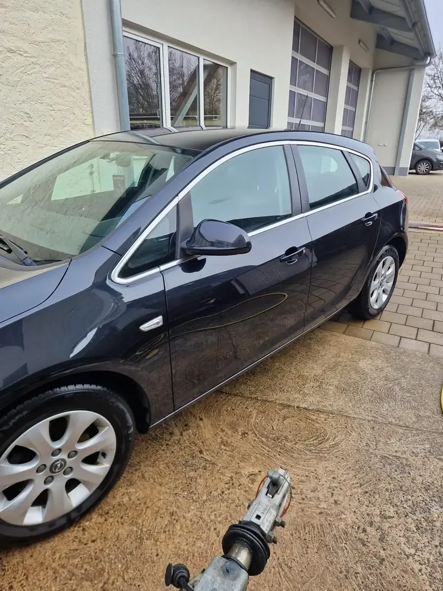 Używany Opel Astra 110 KM (80 kW) 2014 Czarny Kombi