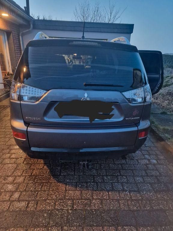 Gebraucht Mitsubishi Outlander Intense 170 PS (125 kW) 2010 Grau SUV