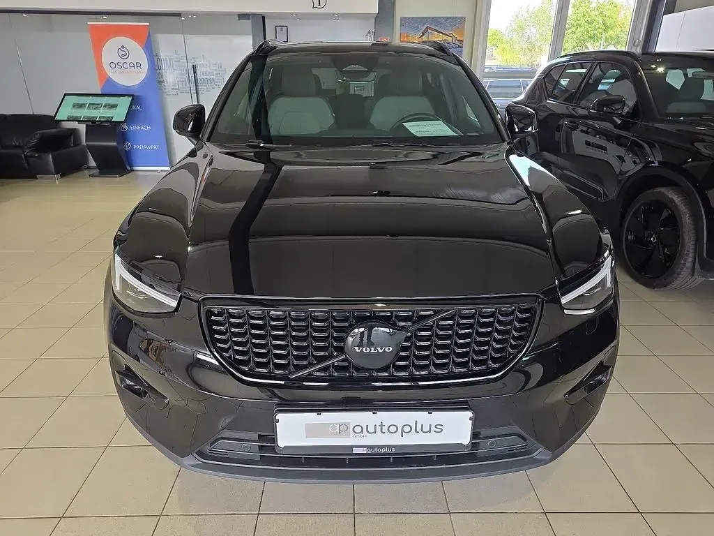 Gebraucht Volvo XC40 Plus 163 PS (119 kW) 2025 Onyx black SUV