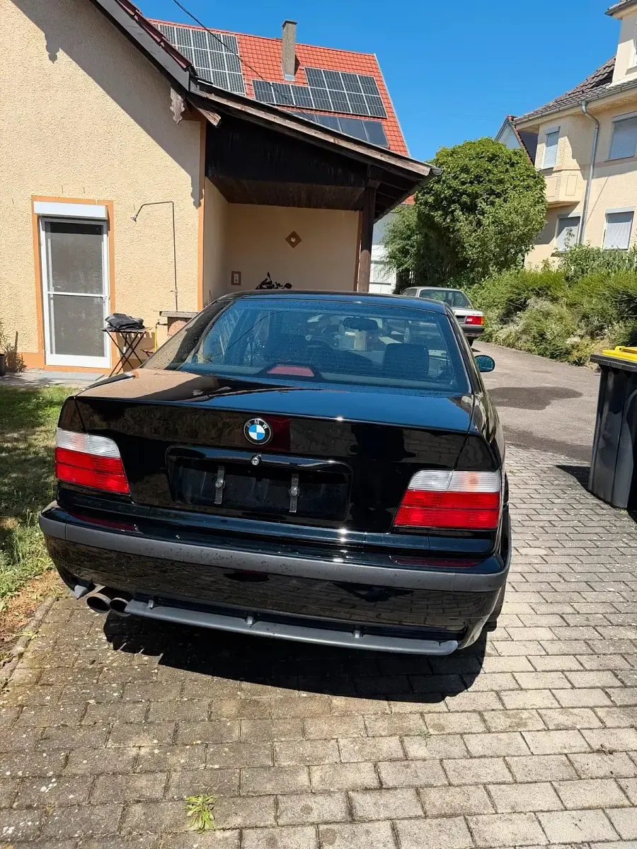 Gebraucht BMW 328 M Sport 193 PS (141 kW) 1996 Schwarz Limousine