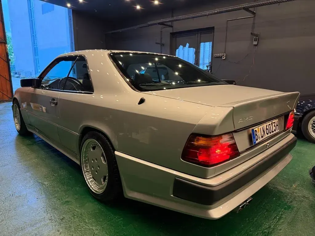 Gebraucht Mercedes E300 AMG 179 PS (131 kW) 1989 Silber Coupé