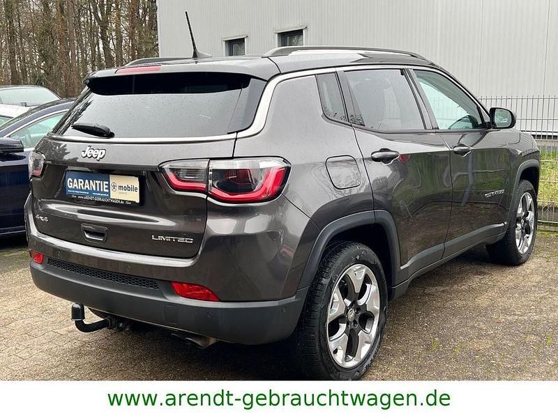Gebraucht Jeep Compass Limited 170 PS (125 kW) 2018 Grau SUV