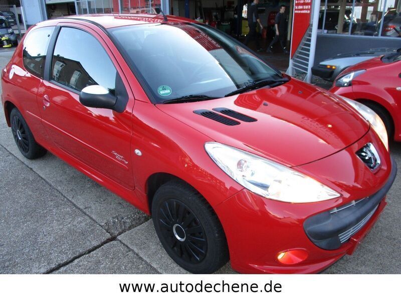 Rot Gebraucht 2010 Peugeot 206+ Kleinwagen | 4.950 € (Teuer) - Bild 1/4