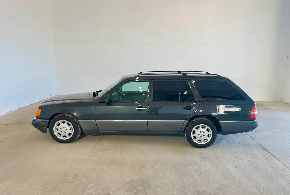 Gebraucht Mercedes E280 193 PS (141 kW) 1995 Schwarz Kombi