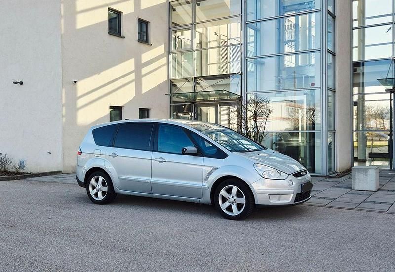 Gebraucht Ford S-MAX Titanium 131 PS (96 kW) 2007 Silber Van / Kleinbus