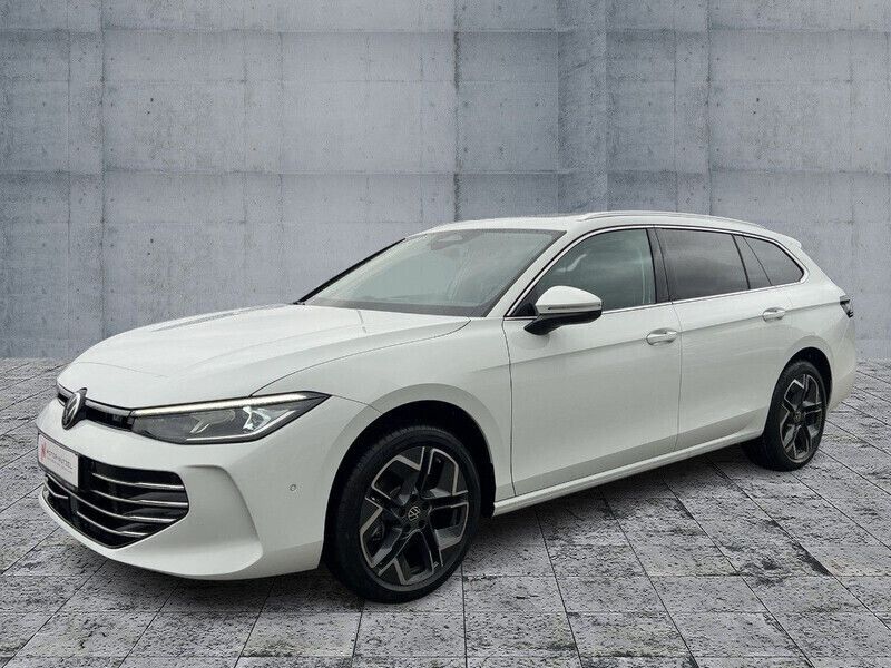 Gebraucht VW Passat Elegance 150 PS (110 kW) 2024 Weiß Kombi