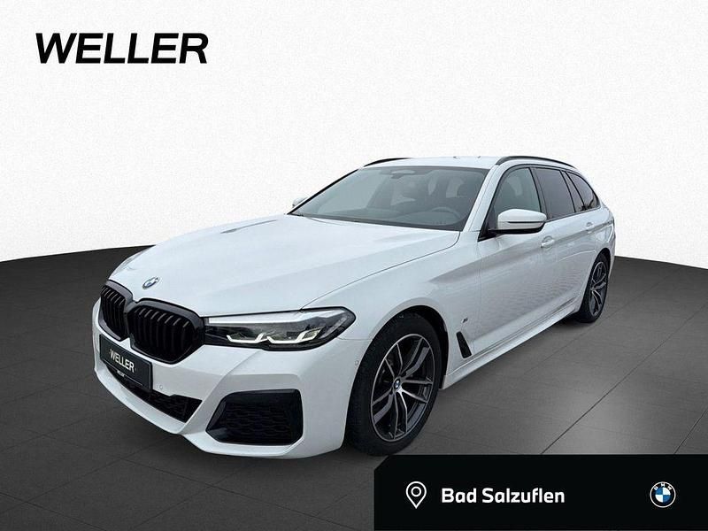 Alpinweiss iii (weiß) Gebraucht 2023 BMW 520 Performance Kombi | 33.290 € (Etwas zu teuer) - Bild 1/4