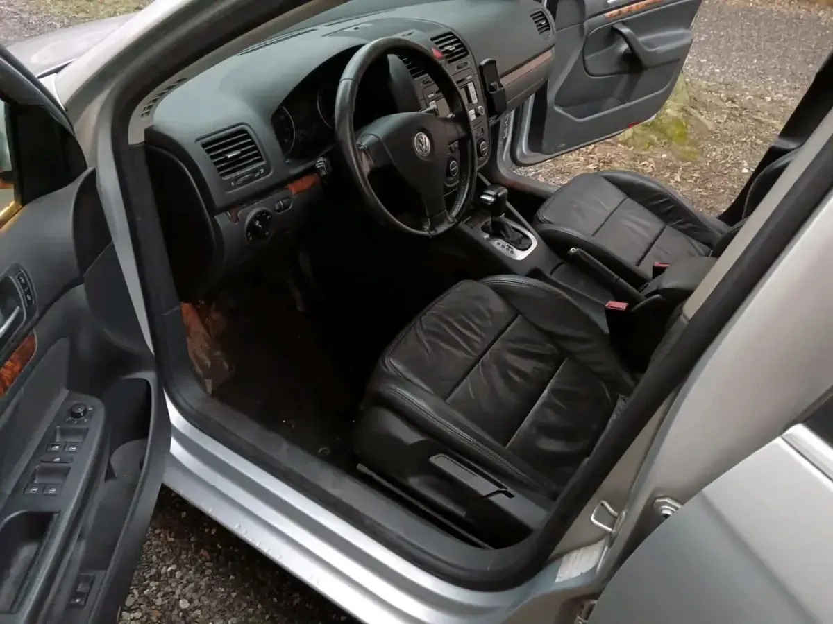 Gebraucht VW Jetta 149 PS (109 kW) 2006 Grau Limousine