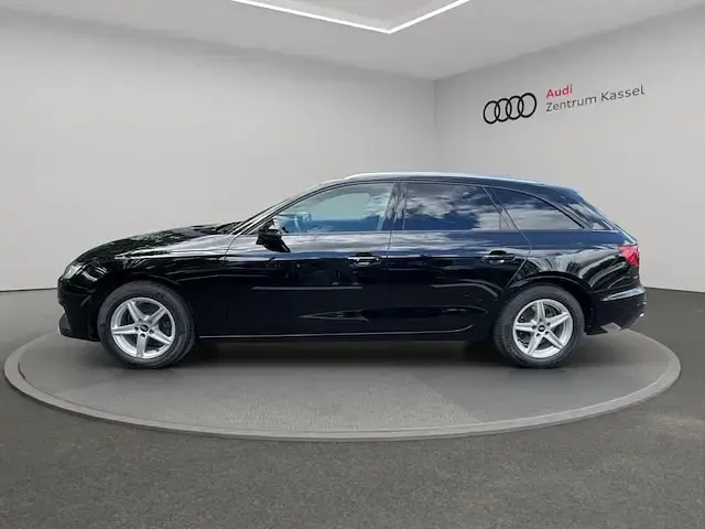 Gebraucht Audi A4 Sport 150 PS (110 kW) 2023 Mythosschwarz metallic Kombi