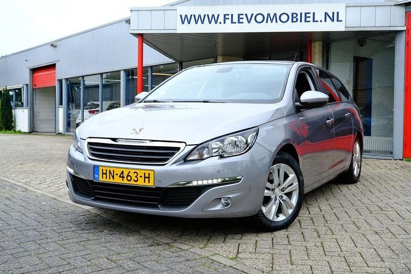 Grau Gebraucht 2015 Peugeot 308 Kombi | 5.750 € (Guter Preis) - Bild 1/4