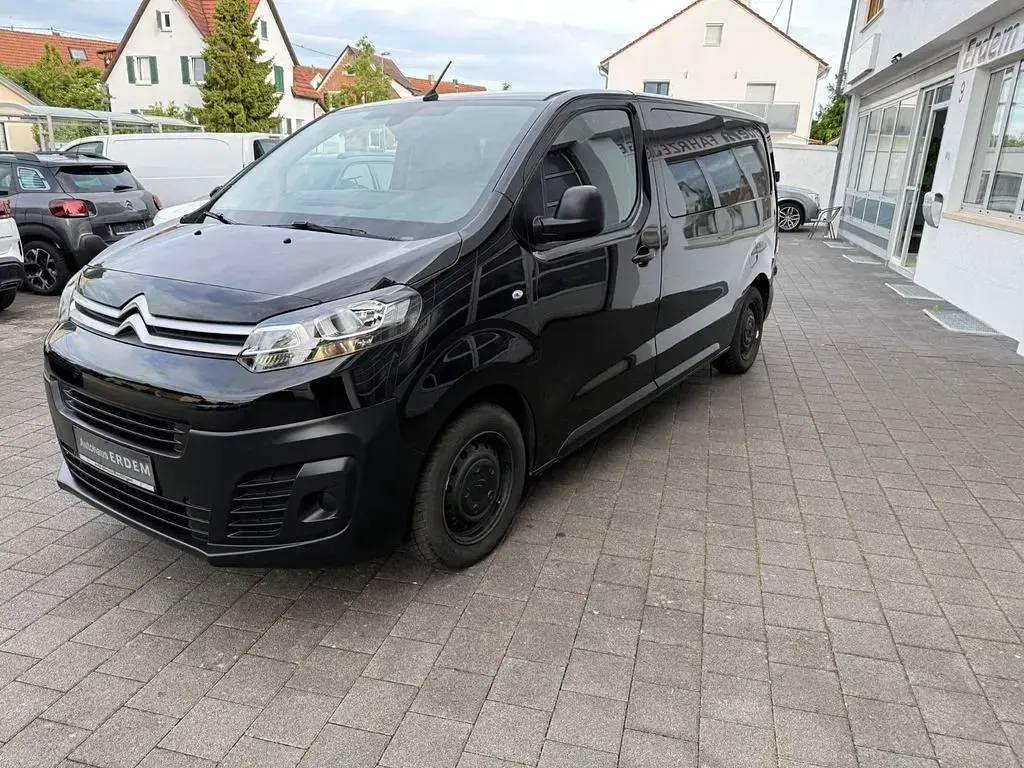 Usado Citroën Jumpy 120 HP (88 kW) 2023 Preto Monovolume