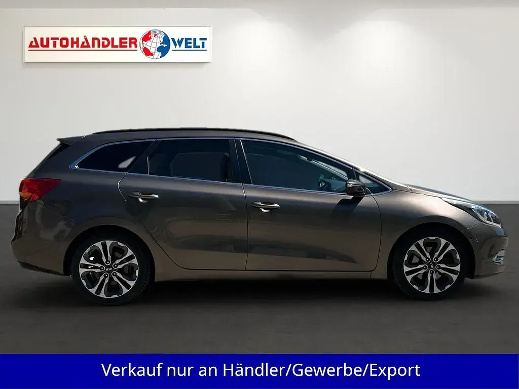 Gebraucht Kia Ceed 135 PS (99 kW) 2014 Braun Kleinwagen