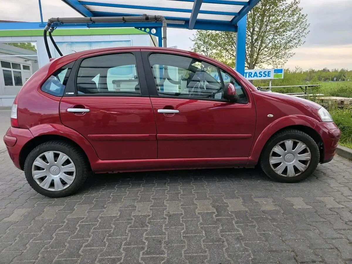 Usado Citroën C3 88 CV (64 kW) 2009 Rojo Utilitario