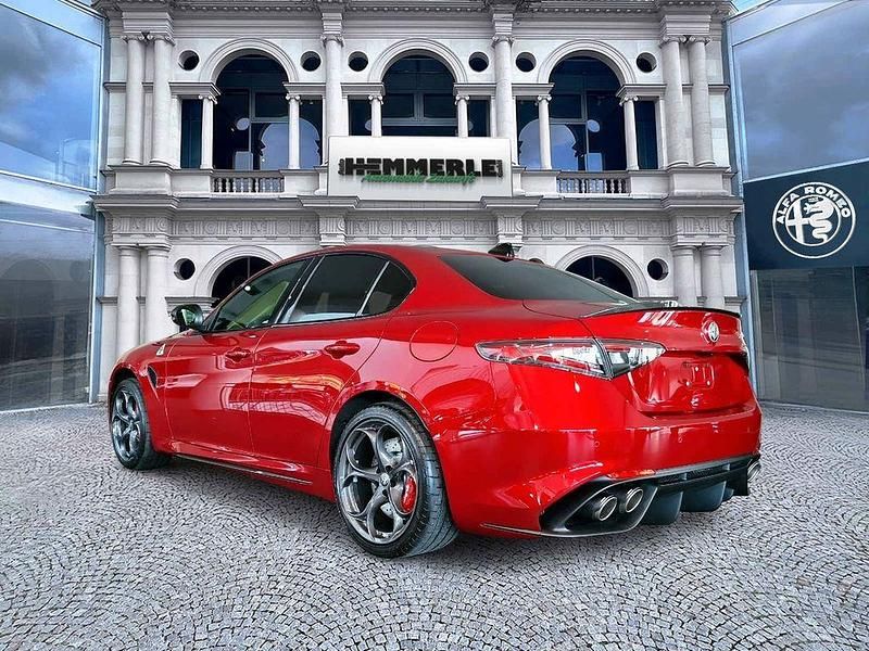 Neu Alfa Romeo Giulia Quadrifoglio 519 PS (381 kW) 2025 Grün Limousine