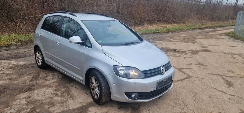 Silber Gebraucht 2011 VW Golf VI Team Kleinwagen | 3.690 € (Guter Preis) - Bild 1/4