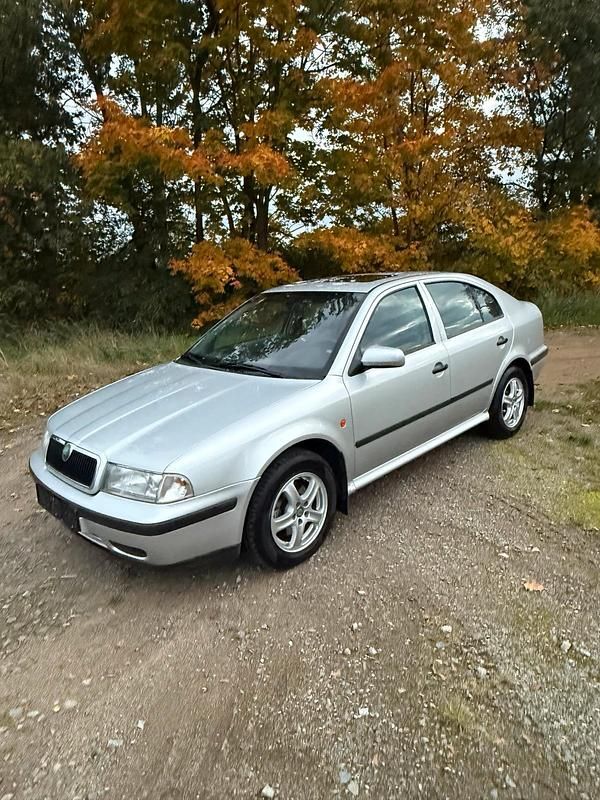 Gebraucht Skoda Octavia 116 PS (85 kW) 2001 Silber Limousine