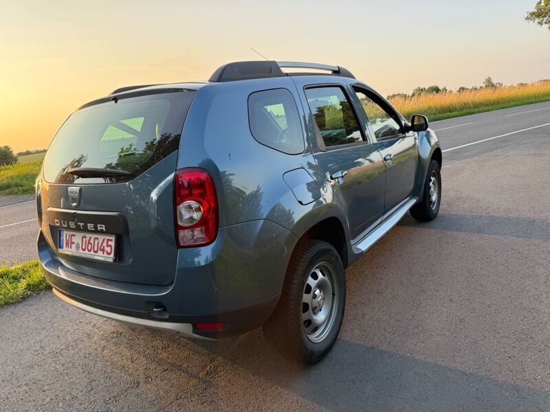 Blau Gebraucht 2011 Dacia Duster Prestige SUV | 4.950 € (Guter Preis) - Bild 1/4