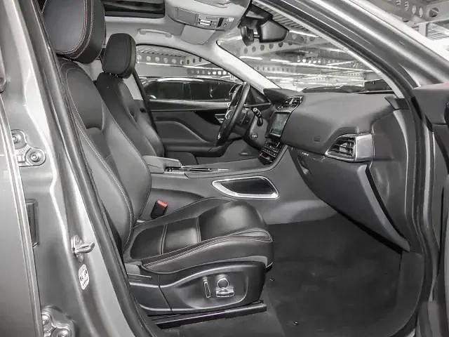 Gebraucht Jaguar F-Pace Prestige 304 PS (223 kW) 2020 Silicon silver (silber) SUV