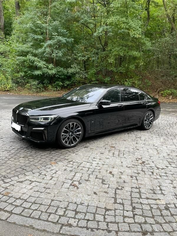 Schwarz Gebraucht 2019 BMW 745 Limousine | 43.999 € - Bild 1/4