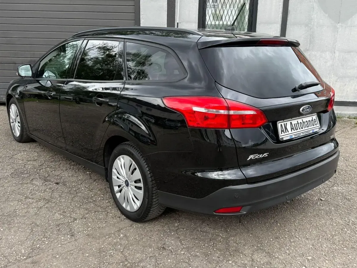 Gebraucht Ford Focus Business Edition 125 PS (91 kW) 2018 Schwarz Kombi