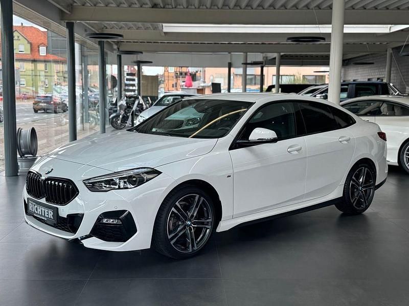 Weiß Gebraucht 2023 BMW 218 Shadowline Coupé | 26.950 € (Guter Preis) - Bild 1/4