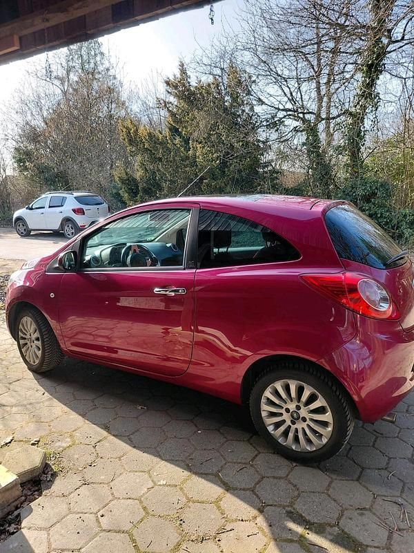 Gebraucht Ford Ka 69 PS (50 kW) 2014 Rot Kleinwagen