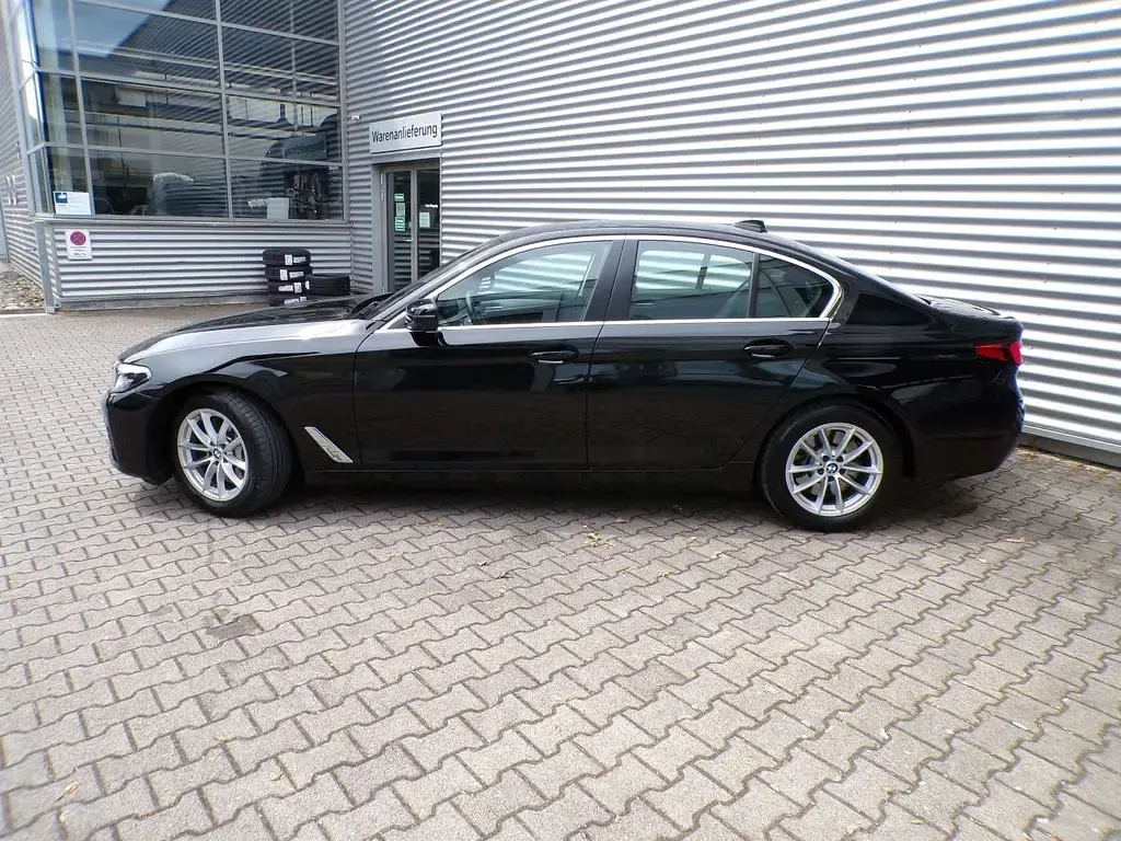 Gebraucht BMW 540 333 PS (244 kW) 2023 Schwarz Limousine