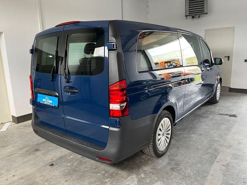 Gebraucht Mercedes Vito 136 PS (100 kW) 2022 Stahlblau Van