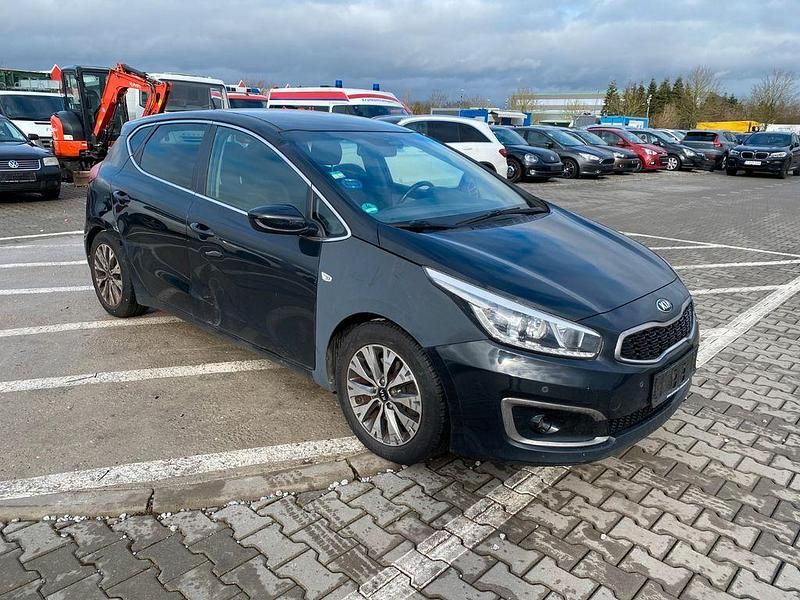 Gebraucht Kia Ceed 99 PS (72 kW) 2016 Kleinwagen
