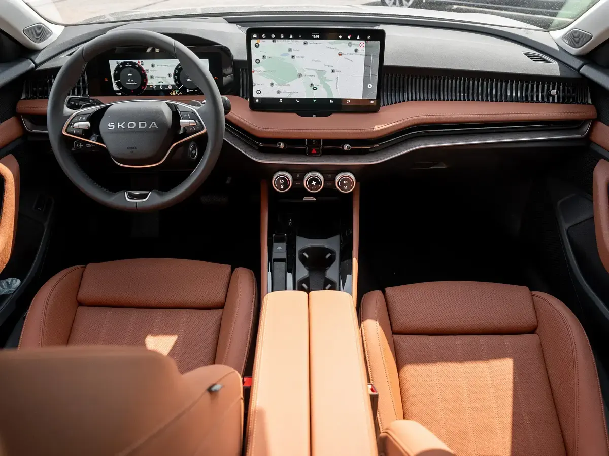 Uusi Skoda Superb Selection 150 HP (110 kW) 2025 Harmaa Farmari