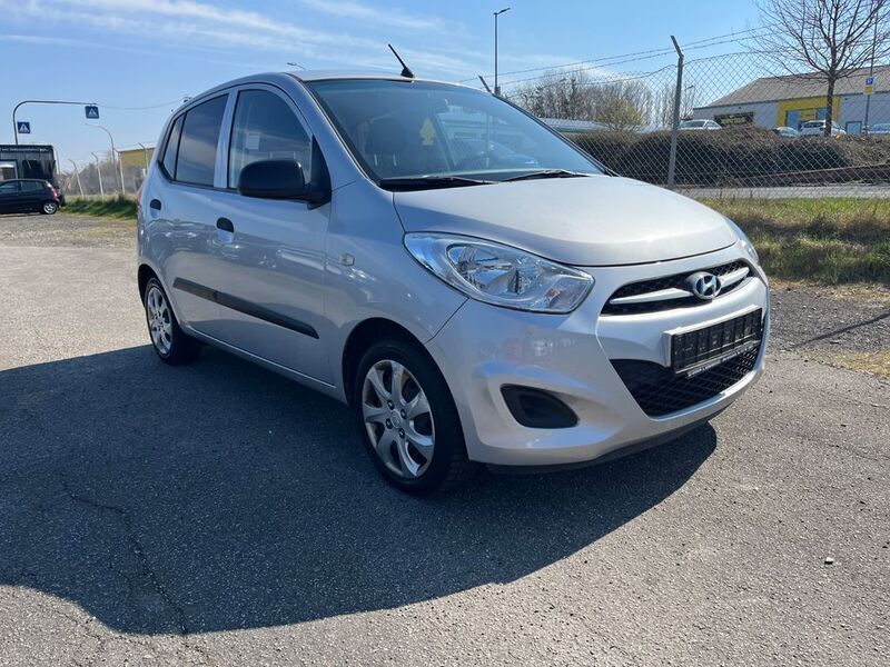 Silber Gebraucht 2013 Hyundai i10 Edition Kleinwagen | 4.500 € (Fairer Preis) - Bild 1/4