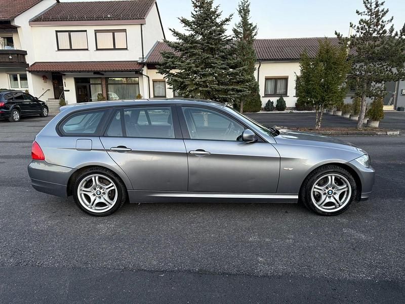 Gebraucht BMW 318 143 PS (105 kW) 2009 Grau Kombi