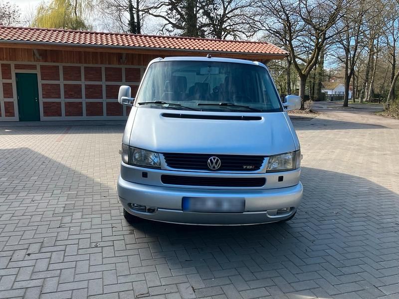 Second-hand VW Caravelle 150 CP (110 kW) 2001 Argintiu Van