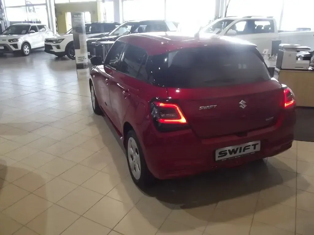 Neu Suzuki Swift Comfort 83 PS (61 kW) 2026 Rot Kleinwagen