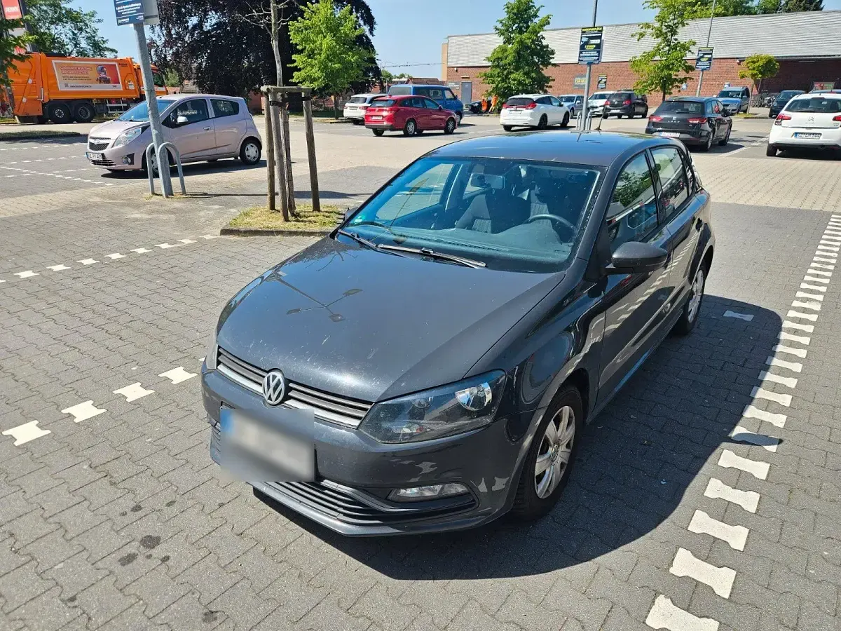 Gebraucht VW Polo 75 PS (55 kW) 2015 Schwarz Kleinwagen